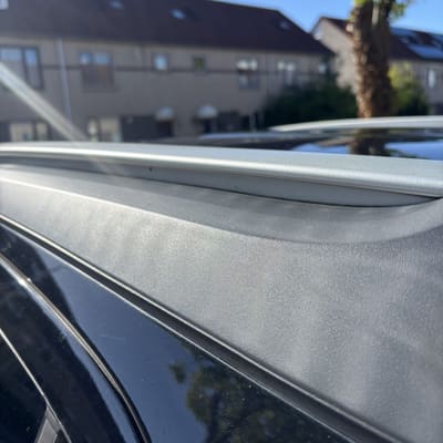 Detail van schone lak en daklijst